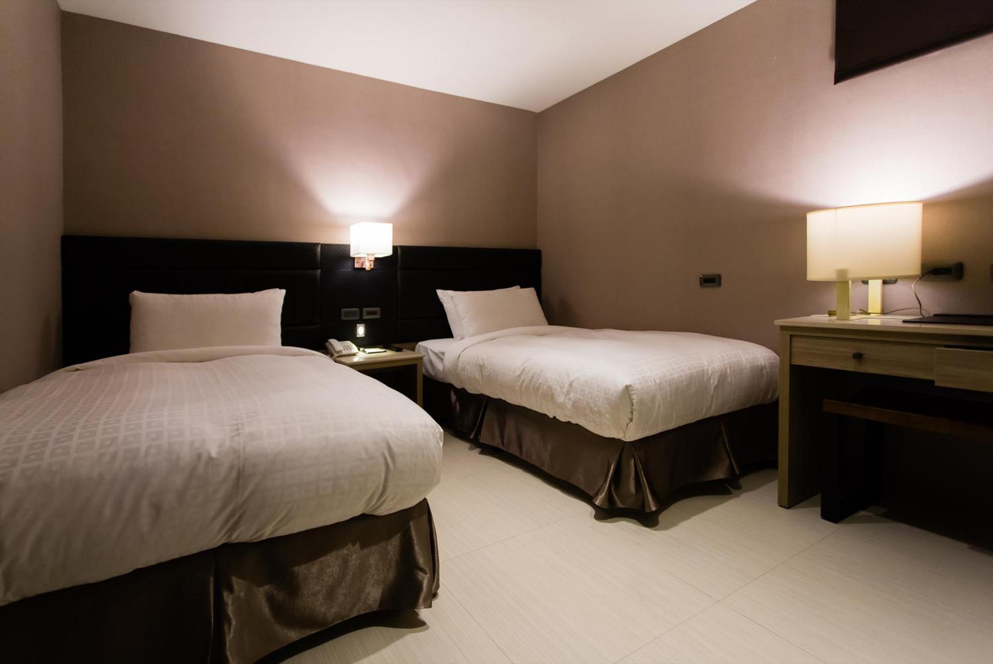 Chiayi Oriental Pearl International Hotel Fanlu Bagian luar foto